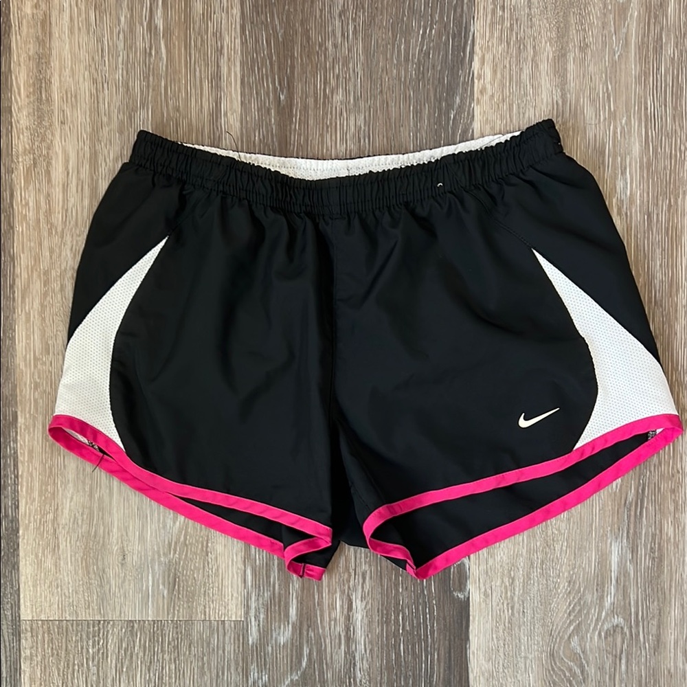 Nike Shorts - Picture 2 of 13